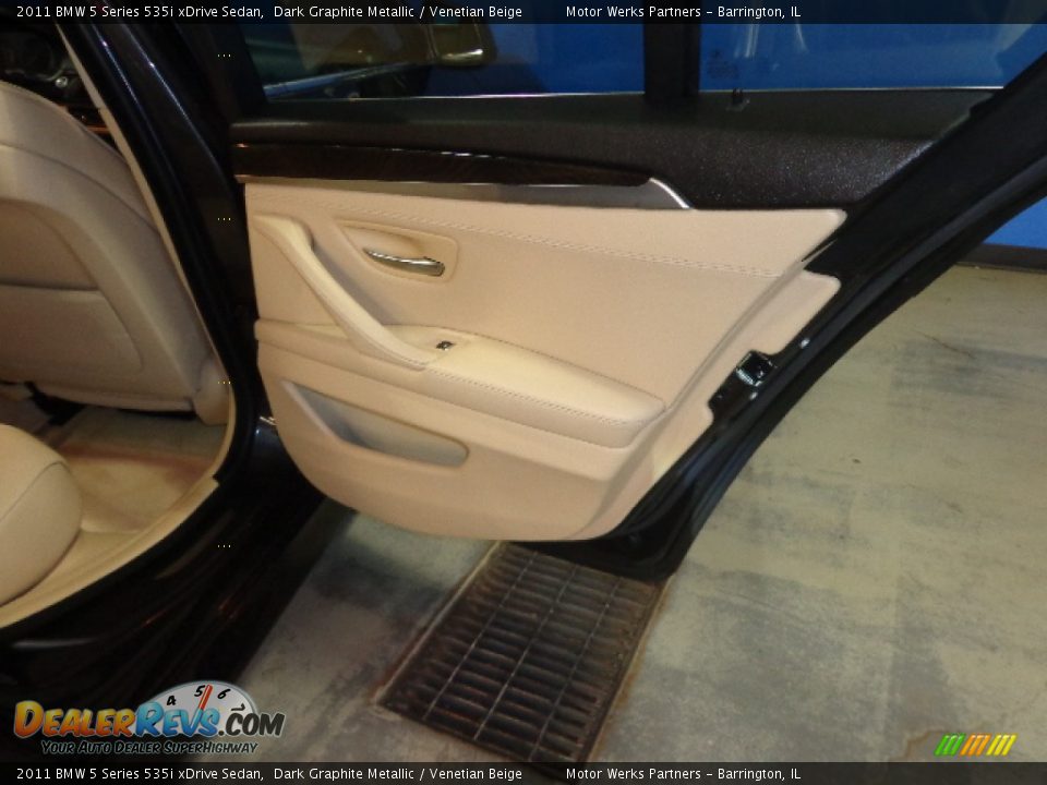 2011 BMW 5 Series 535i xDrive Sedan Dark Graphite Metallic / Venetian Beige Photo #30