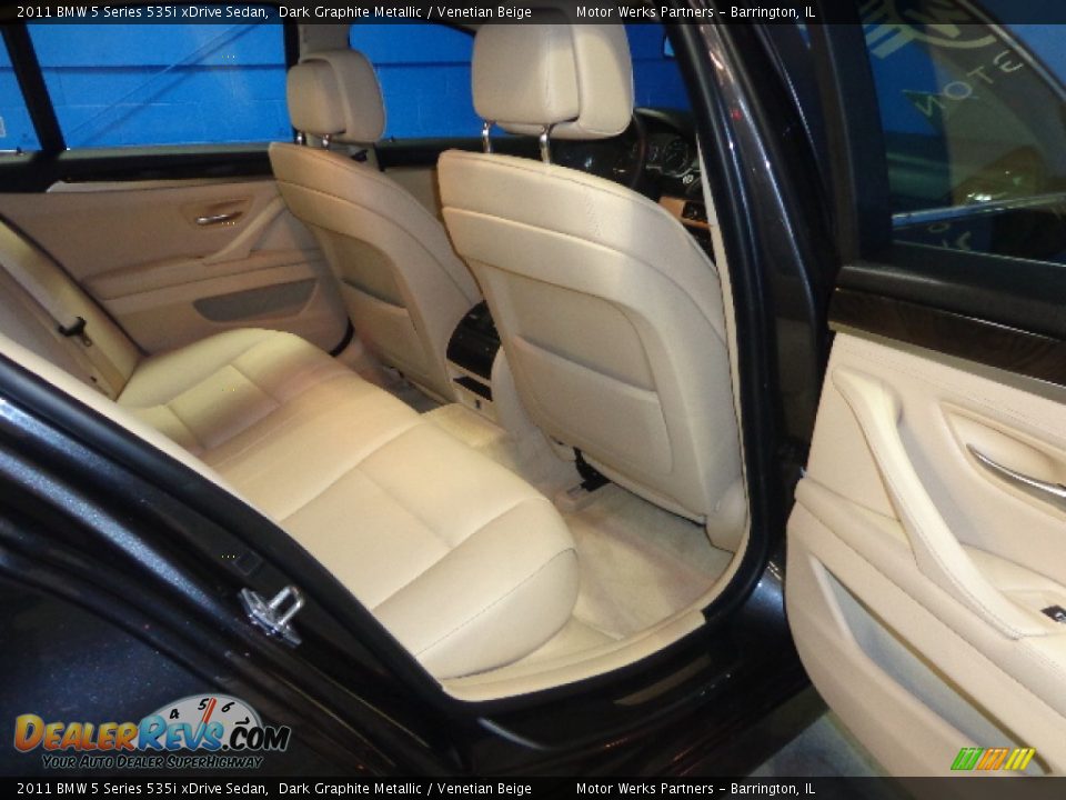 2011 BMW 5 Series 535i xDrive Sedan Dark Graphite Metallic / Venetian Beige Photo #31