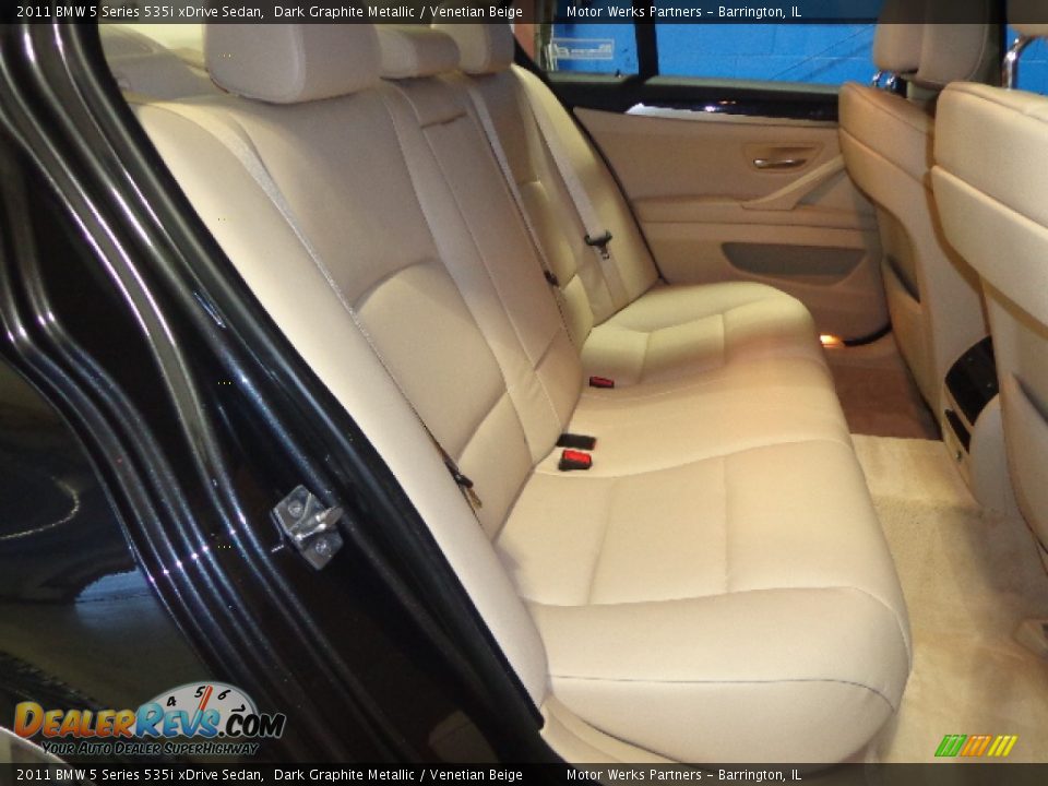 2011 BMW 5 Series 535i xDrive Sedan Dark Graphite Metallic / Venetian Beige Photo #32
