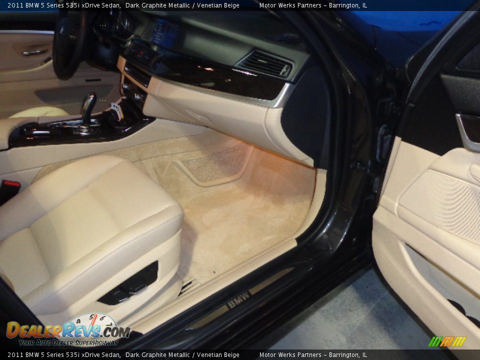 2011 BMW 5 Series 535i xDrive Sedan Dark Graphite Metallic / Venetian Beige Photo #33