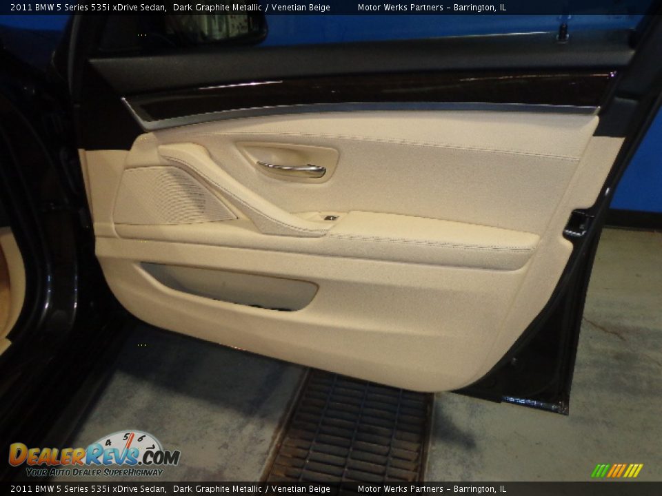 2011 BMW 5 Series 535i xDrive Sedan Dark Graphite Metallic / Venetian Beige Photo #35