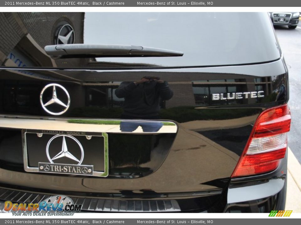2011 Mercedes-Benz ML 350 BlueTEC 4Matic Black / Cashmere Photo #3