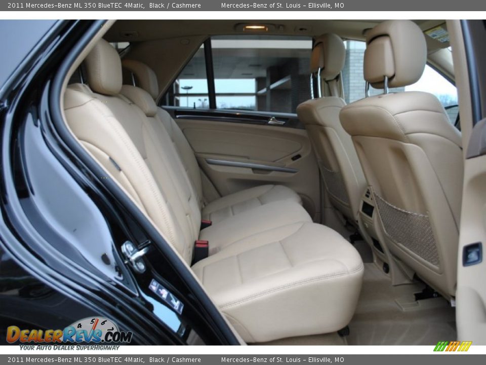 2011 Mercedes-Benz ML 350 BlueTEC 4Matic Black / Cashmere Photo #10