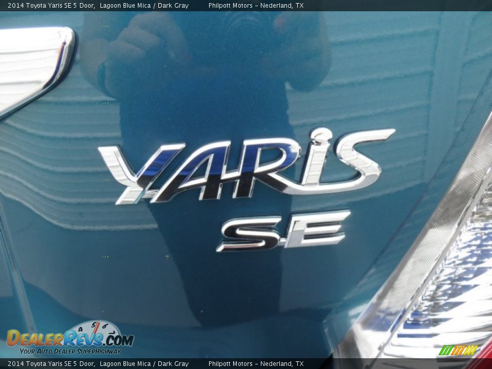 2014 Toyota Yaris SE 5 Door Lagoon Blue Mica / Dark Gray Photo #14