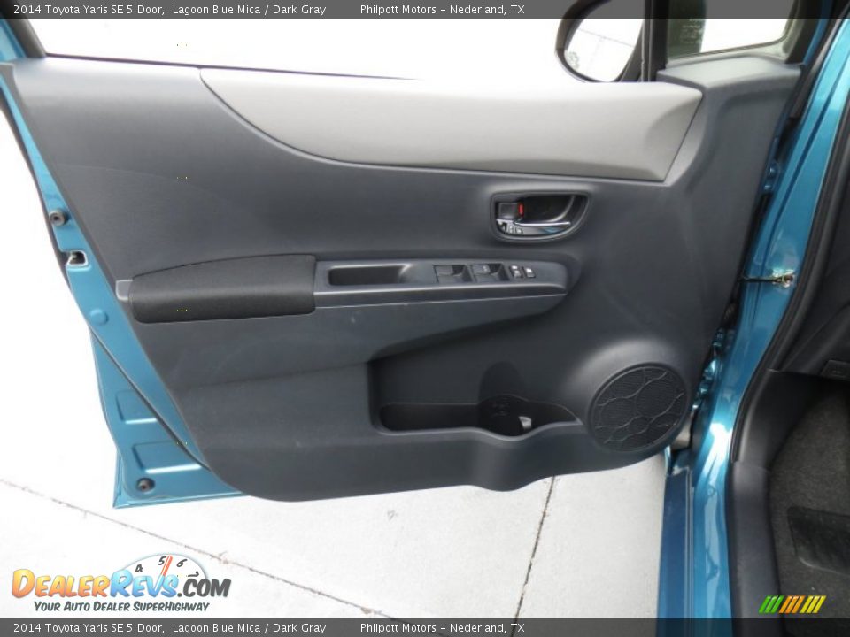Door Panel of 2014 Toyota Yaris SE 5 Door Photo #23