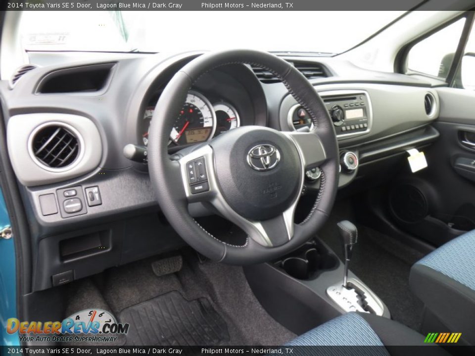Dark Gray Interior - 2014 Toyota Yaris SE 5 Door Photo #25