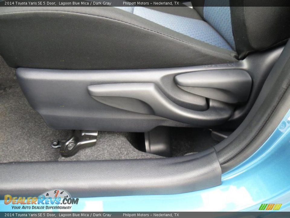 2014 Toyota Yaris SE 5 Door Lagoon Blue Mica / Dark Gray Photo #27