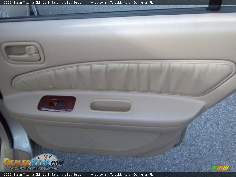 1999 Nissan Maxima GLE Sunlit Sand Metallic / Beige Photo #17