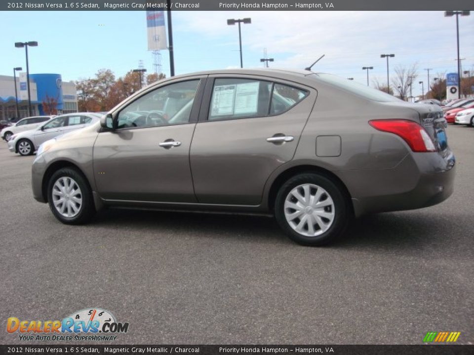 2012 Nissan Versa 1.6 S Sedan Magnetic Gray Metallic / Charcoal Photo #4