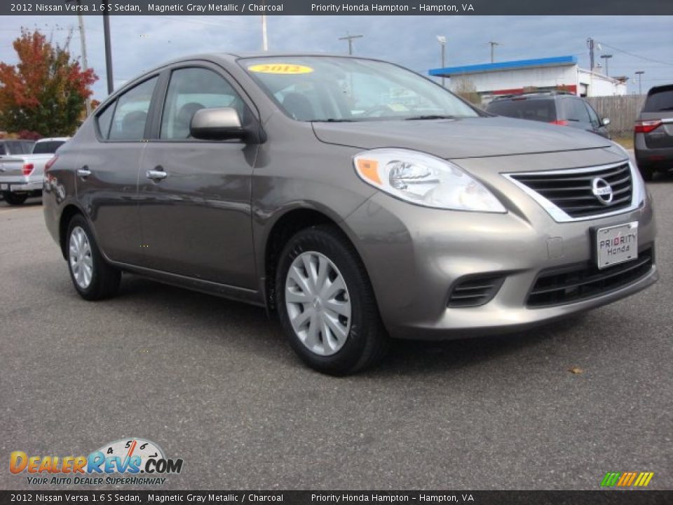 2012 Nissan Versa 1.6 S Sedan Magnetic Gray Metallic / Charcoal Photo #8