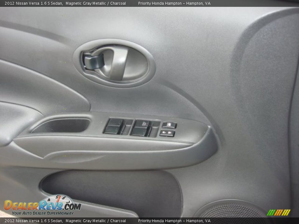2012 Nissan Versa 1.6 S Sedan Magnetic Gray Metallic / Charcoal Photo #16