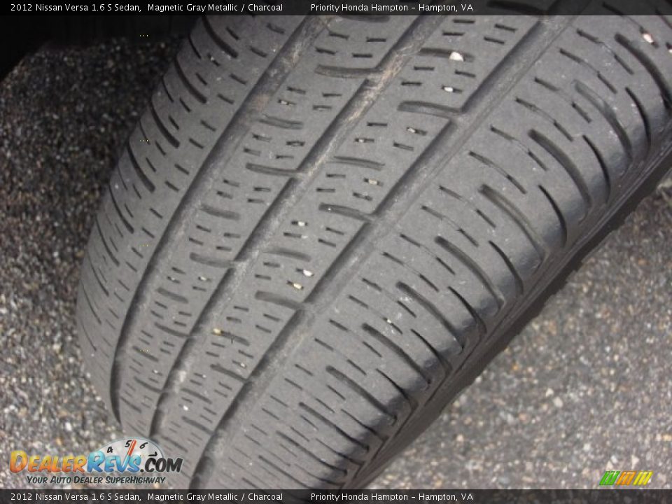 2012 Nissan Versa 1.6 S Sedan Magnetic Gray Metallic / Charcoal Photo #23