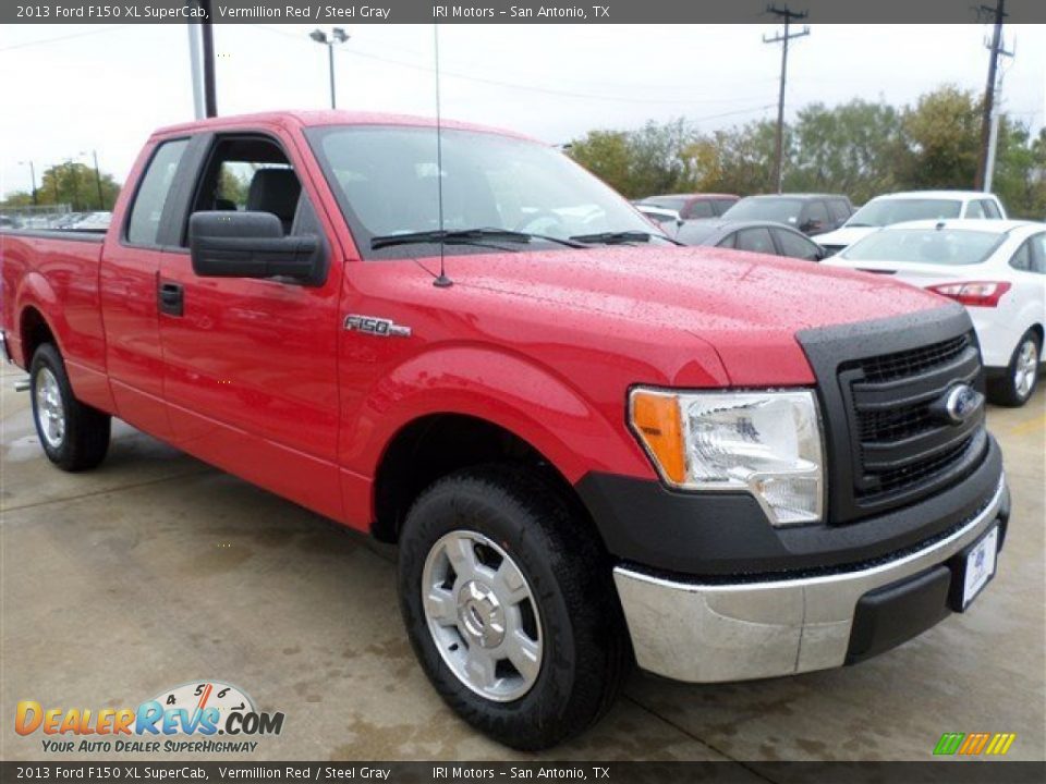 Front 3/4 View of 2013 Ford F150 XL SuperCab Photo #7