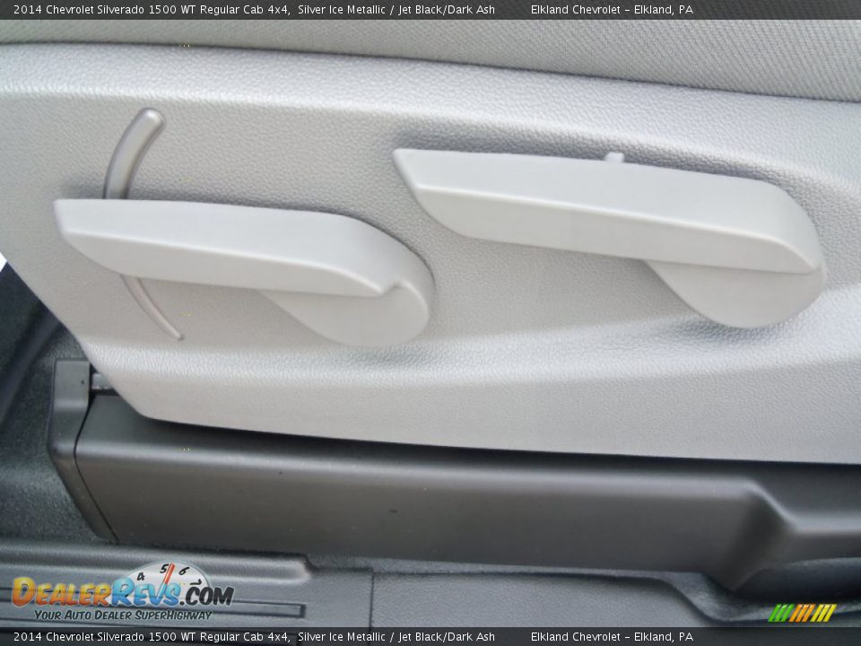 2014 Chevrolet Silverado 1500 WT Regular Cab 4x4 Silver Ice Metallic / Jet Black/Dark Ash Photo #25