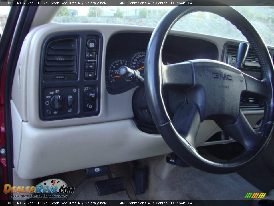 2004 GMC Yukon SLE 4x4 Sport Red Metallic / Neutral/Shale Photo #11