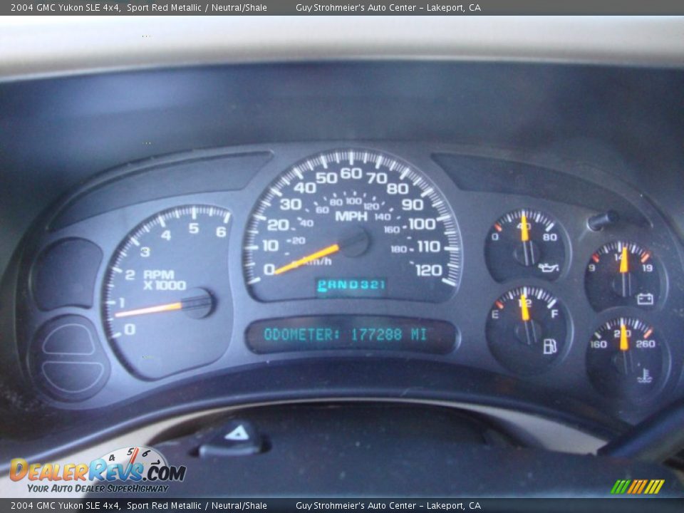 2004 GMC Yukon SLE 4x4 Sport Red Metallic / Neutral/Shale Photo #12