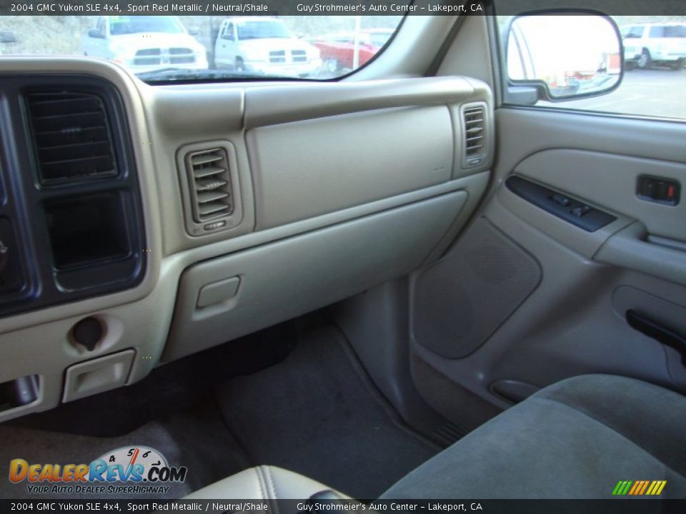 2004 GMC Yukon SLE 4x4 Sport Red Metallic / Neutral/Shale Photo #15