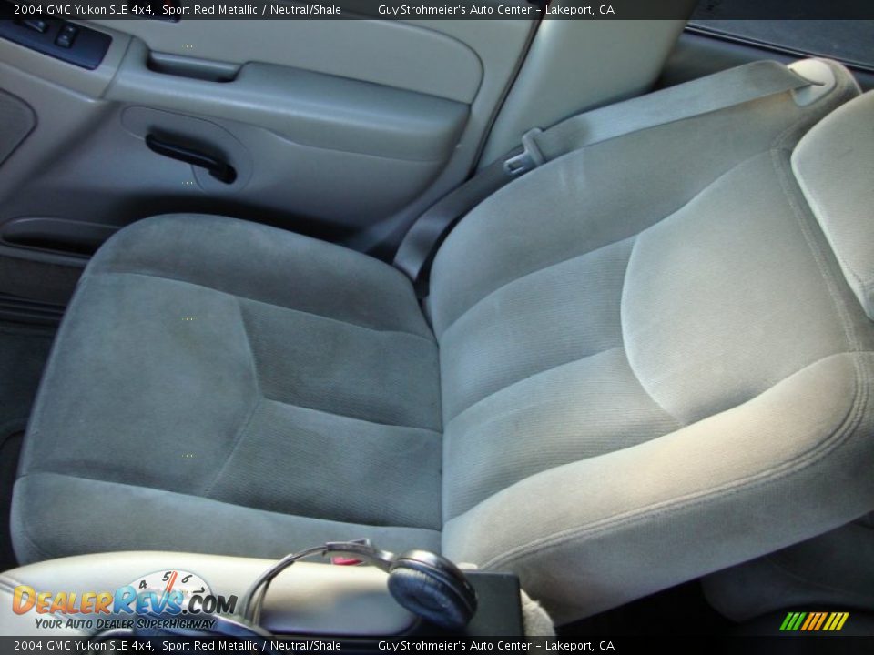 2004 GMC Yukon SLE 4x4 Sport Red Metallic / Neutral/Shale Photo #17