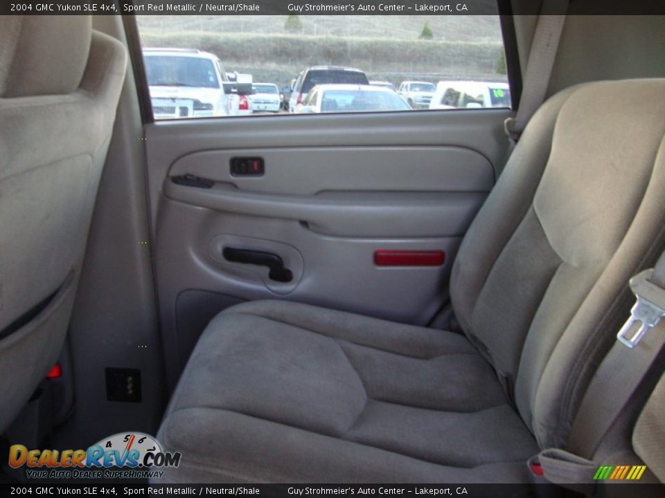 2004 GMC Yukon SLE 4x4 Sport Red Metallic / Neutral/Shale Photo #20