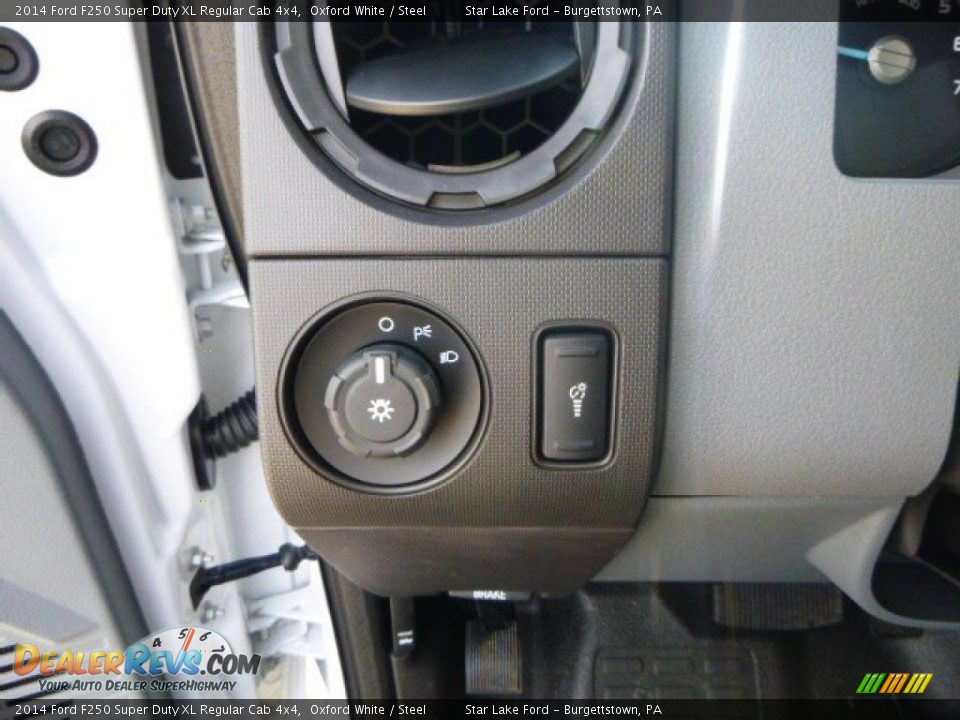 2014 Ford F250 Super Duty XL Regular Cab 4x4 Oxford White / Steel Photo #17