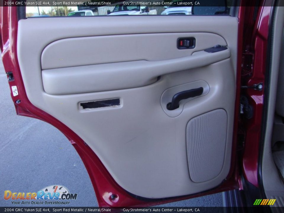 2004 GMC Yukon SLE 4x4 Sport Red Metallic / Neutral/Shale Photo #22