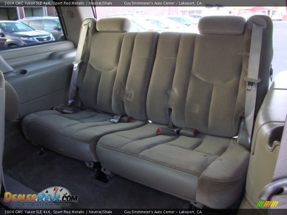 2004 GMC Yukon SLE 4x4 Sport Red Metallic / Neutral/Shale Photo #23