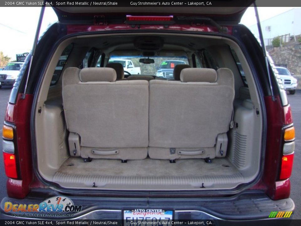 2004 GMC Yukon SLE 4x4 Sport Red Metallic / Neutral/Shale Photo #24