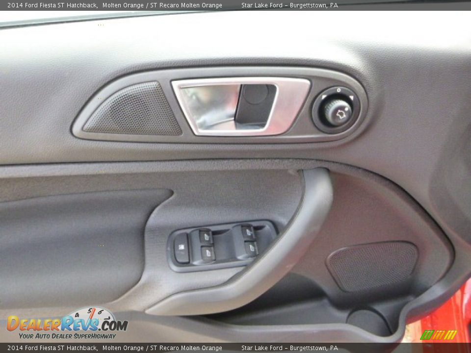Controls of 2014 Ford Fiesta ST Hatchback Photo #12