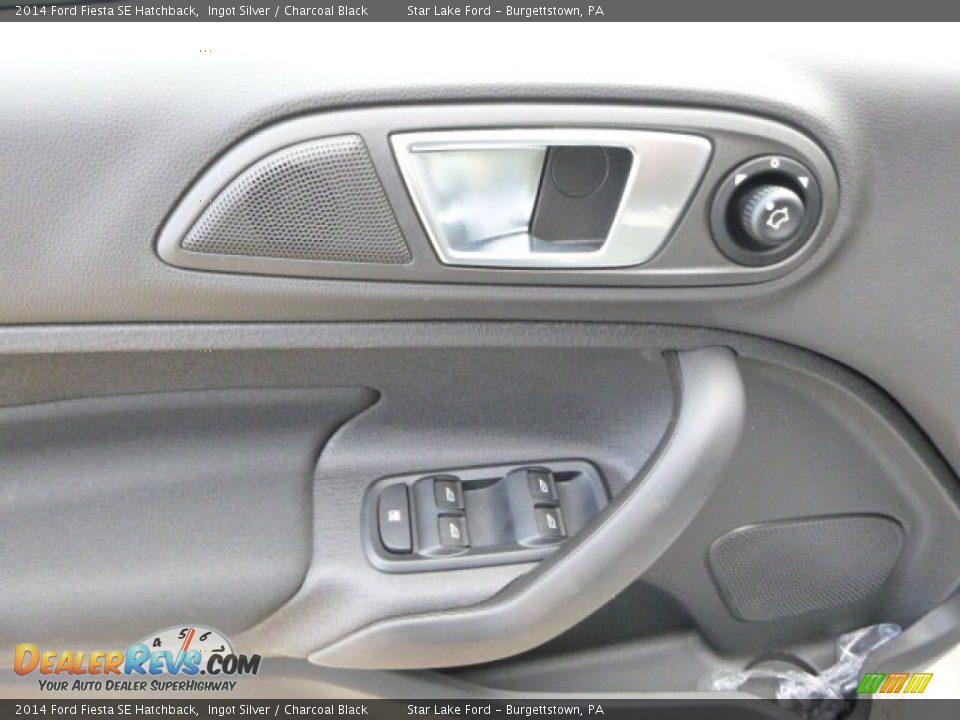 2014 Ford Fiesta SE Hatchback Ingot Silver / Charcoal Black Photo #12