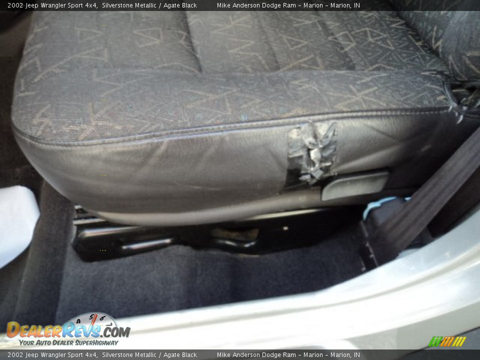 2002 Jeep Wrangler Sport 4x4 Silverstone Metallic / Agate Black Photo #13