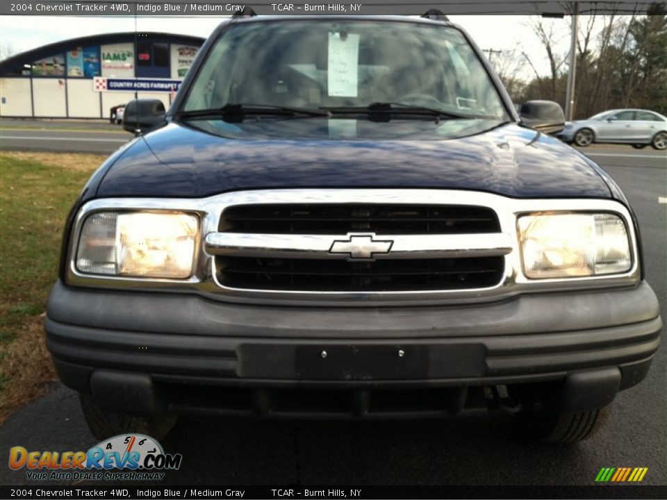 2004 Chevrolet Tracker 4WD Indigo Blue / Medium Gray Photo #3