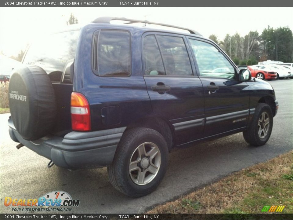 2004 Chevrolet Tracker 4WD Indigo Blue / Medium Gray Photo #5