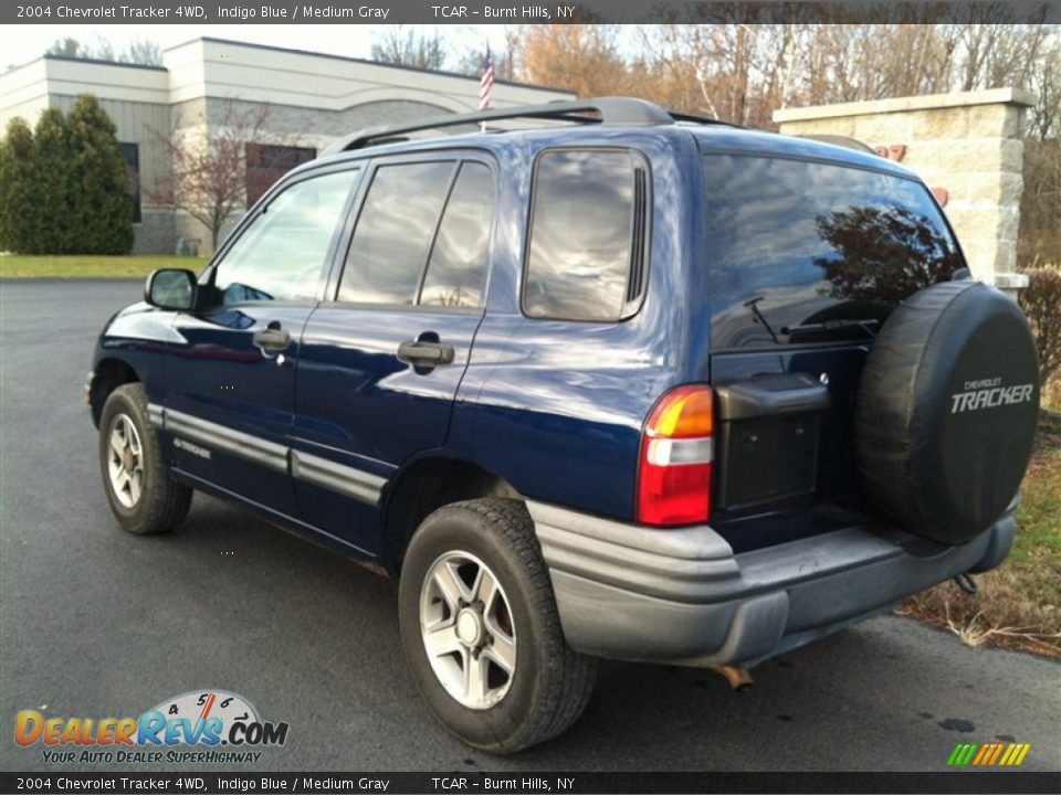 2004 Chevrolet Tracker 4WD Indigo Blue / Medium Gray Photo #8