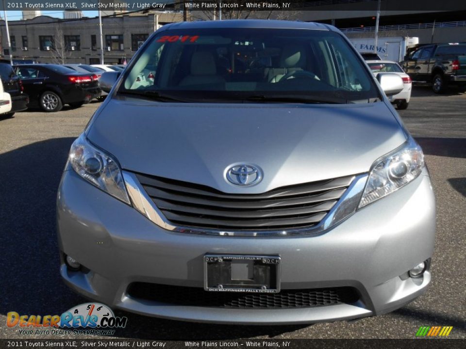 2011 Toyota Sienna XLE Silver Sky Metallic / Light Gray Photo #2