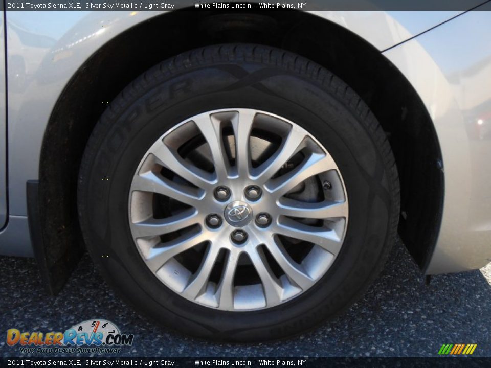 2011 Toyota Sienna XLE Silver Sky Metallic / Light Gray Photo #3