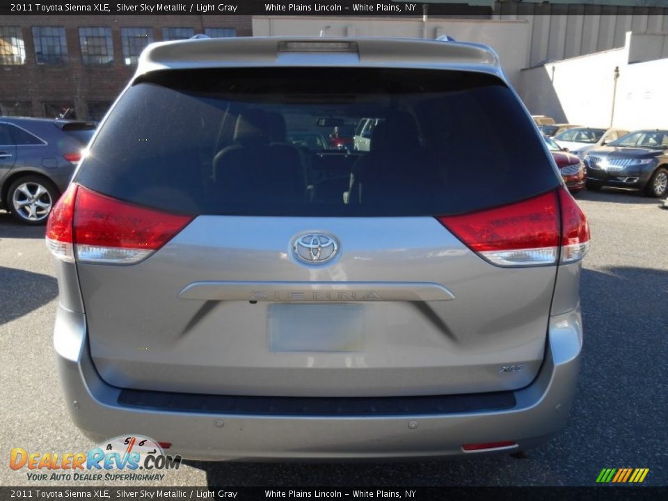 2011 Toyota Sienna XLE Silver Sky Metallic / Light Gray Photo #5