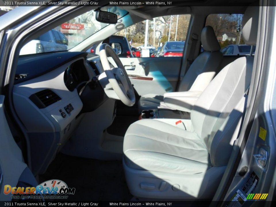 2011 Toyota Sienna XLE Silver Sky Metallic / Light Gray Photo #13