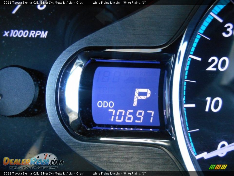 2011 Toyota Sienna XLE Silver Sky Metallic / Light Gray Photo #20