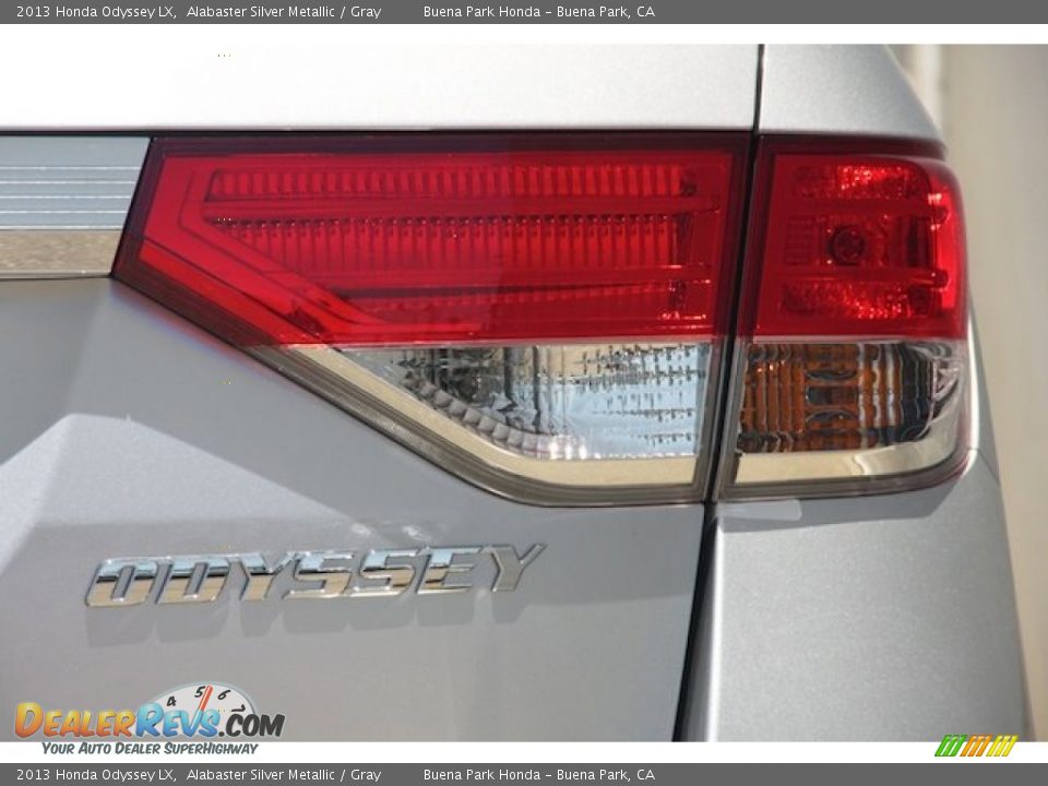 2013 Honda Odyssey LX Alabaster Silver Metallic / Gray Photo #3