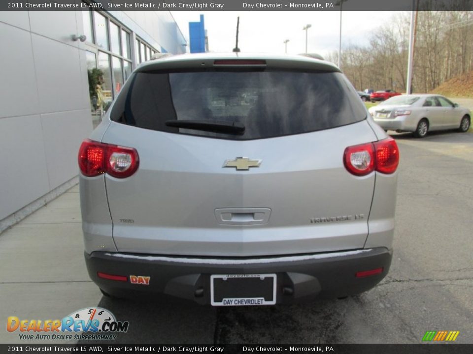 2011 Chevrolet Traverse LS AWD Silver Ice Metallic / Dark Gray/Light Gray Photo #5