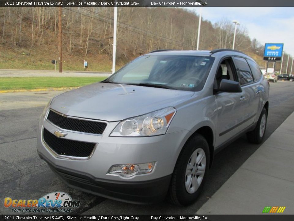2011 Chevrolet Traverse LS AWD Silver Ice Metallic / Dark Gray/Light Gray Photo #8