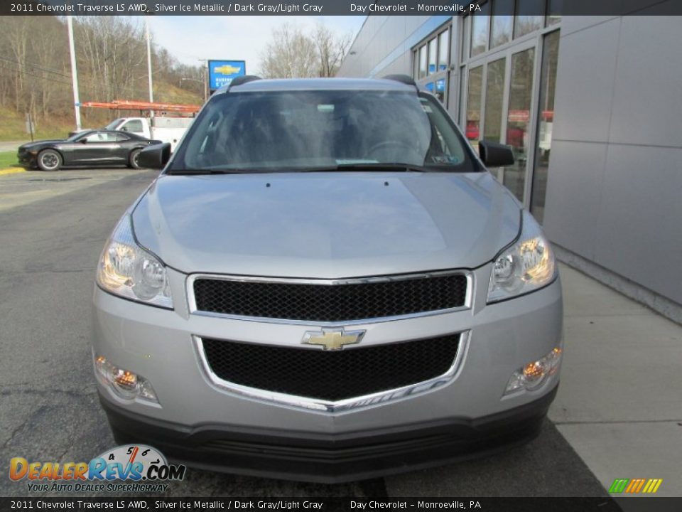 2011 Chevrolet Traverse LS AWD Silver Ice Metallic / Dark Gray/Light Gray Photo #9