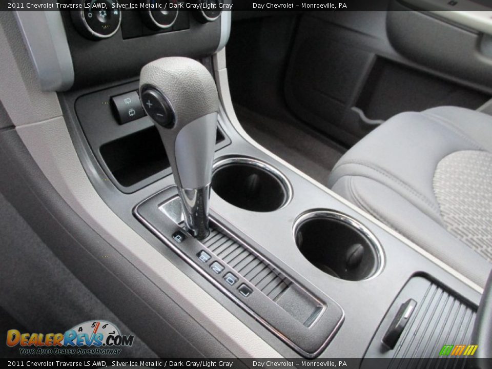 2011 Chevrolet Traverse LS AWD Silver Ice Metallic / Dark Gray/Light Gray Photo #17