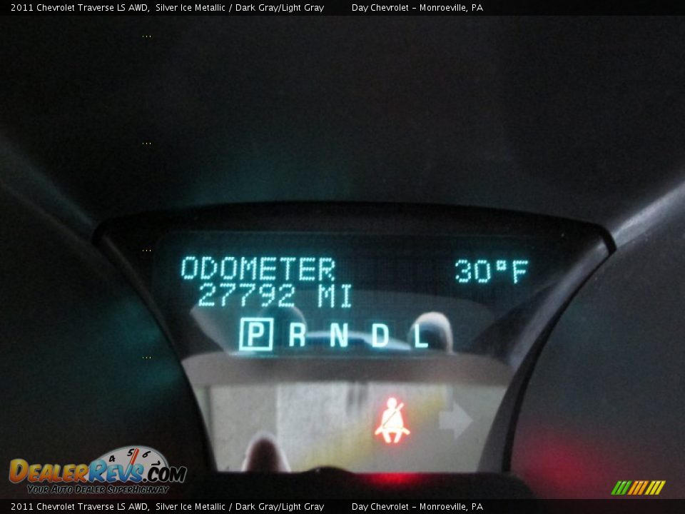 2011 Chevrolet Traverse LS AWD Silver Ice Metallic / Dark Gray/Light Gray Photo #20