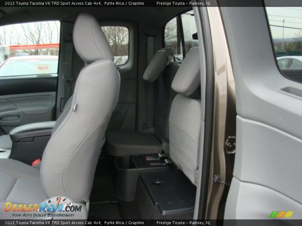 2013 Toyota Tacoma V6 TRD Sport Access Cab 4x4 Pyrite Mica / Graphite Photo #13