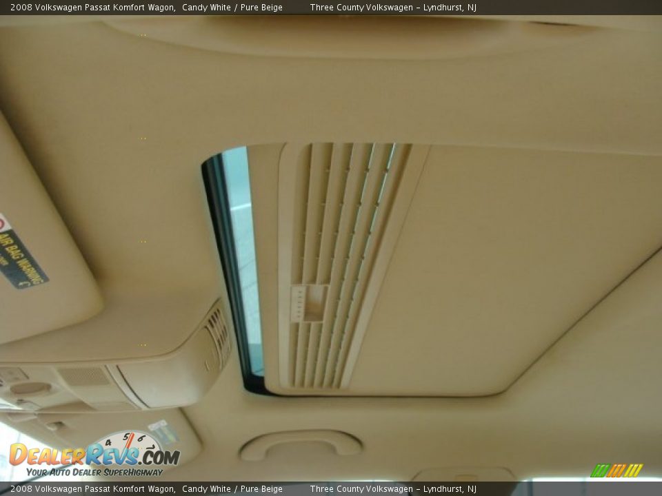 2008 Volkswagen Passat Komfort Wagon Candy White / Pure Beige Photo #11