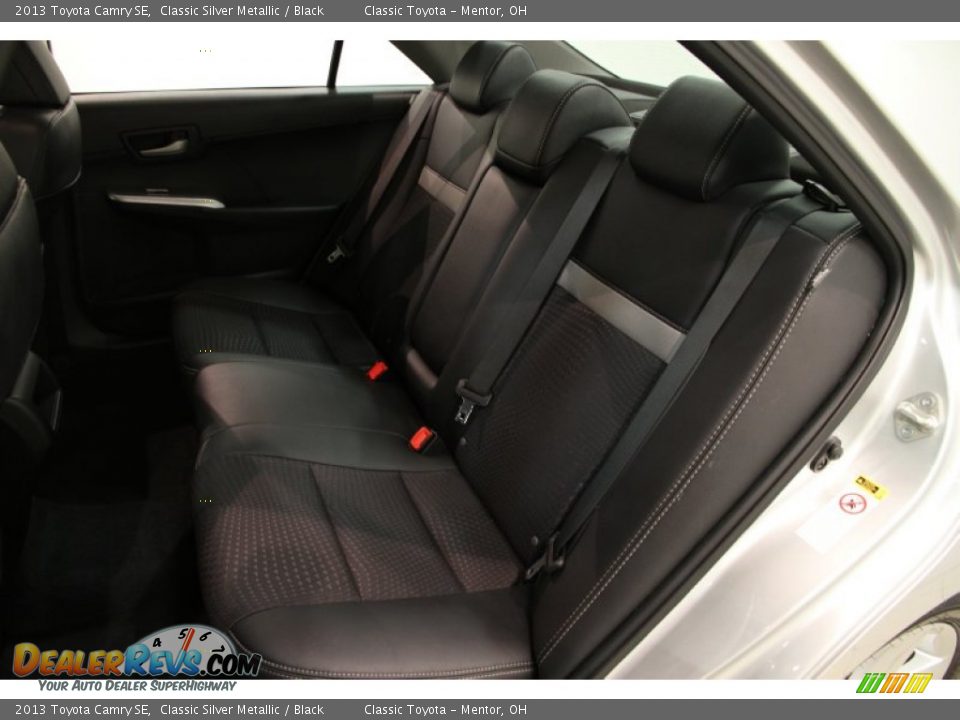 2013 Toyota Camry SE Classic Silver Metallic / Black Photo #17