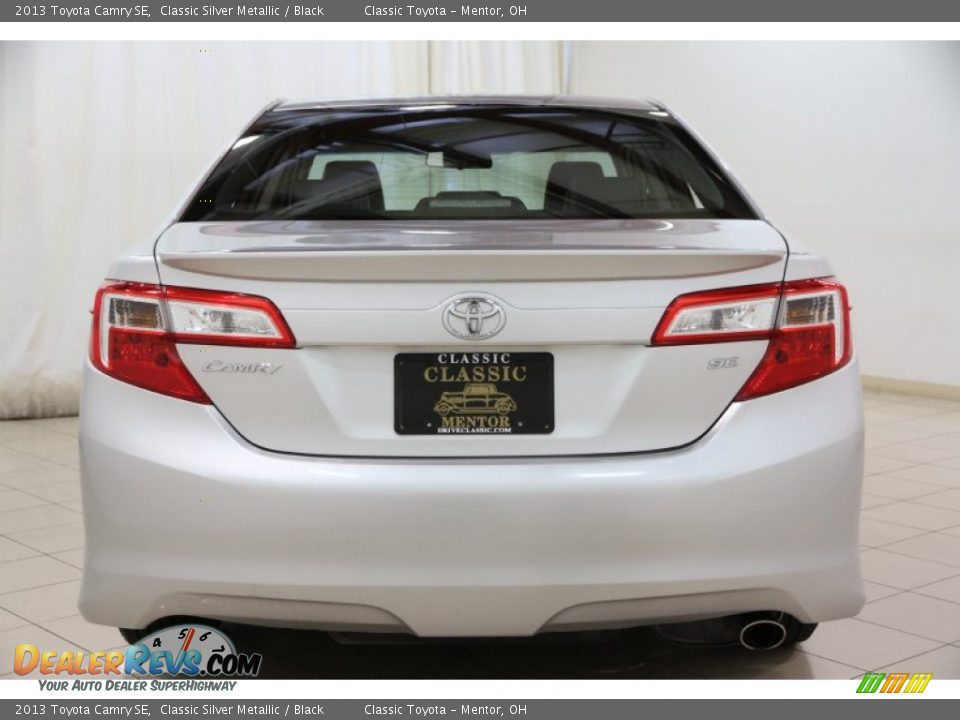 2013 Toyota Camry SE Classic Silver Metallic / Black Photo #18
