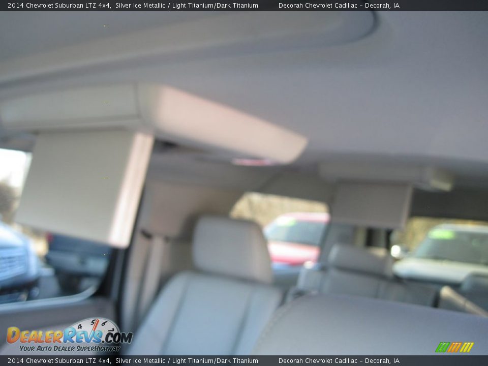 2014 Chevrolet Suburban LTZ 4x4 Silver Ice Metallic / Light Titanium/Dark Titanium Photo #11