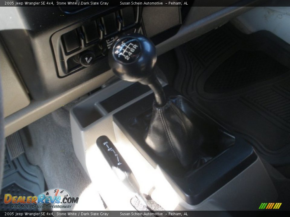 2005 Jeep Wrangler SE 4x4 Stone White / Dark Slate Gray Photo #11